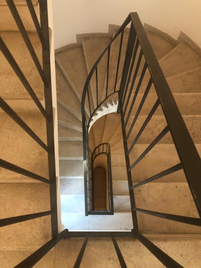 Arco Downtown Castleview Apartment Екстериор снимка